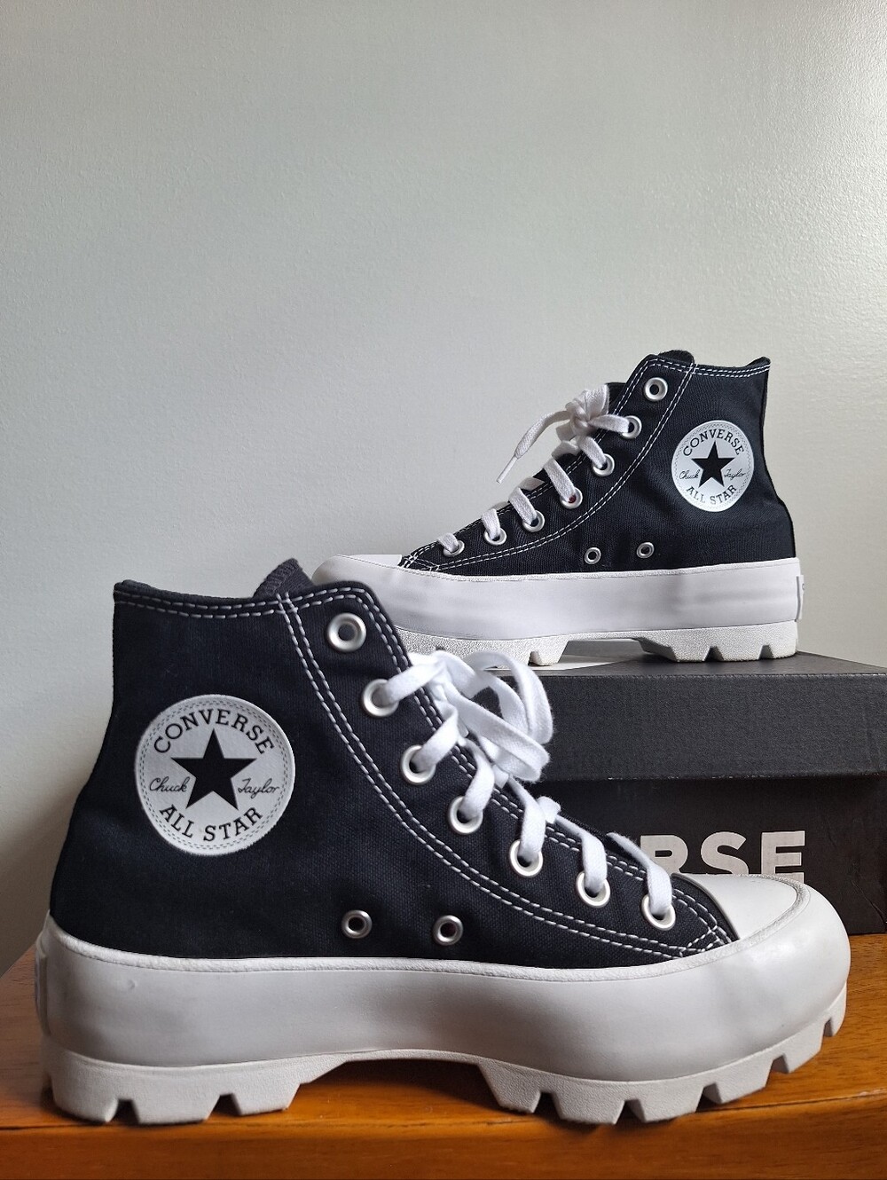 Converse Women's Chuck Taylor All Star High Lugged 'Black' Size 7 - Picture 8 of 12